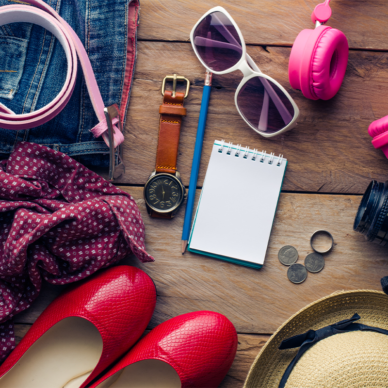 Must-Have Statement: Iconic Accessories Every Fashion Lover Needs